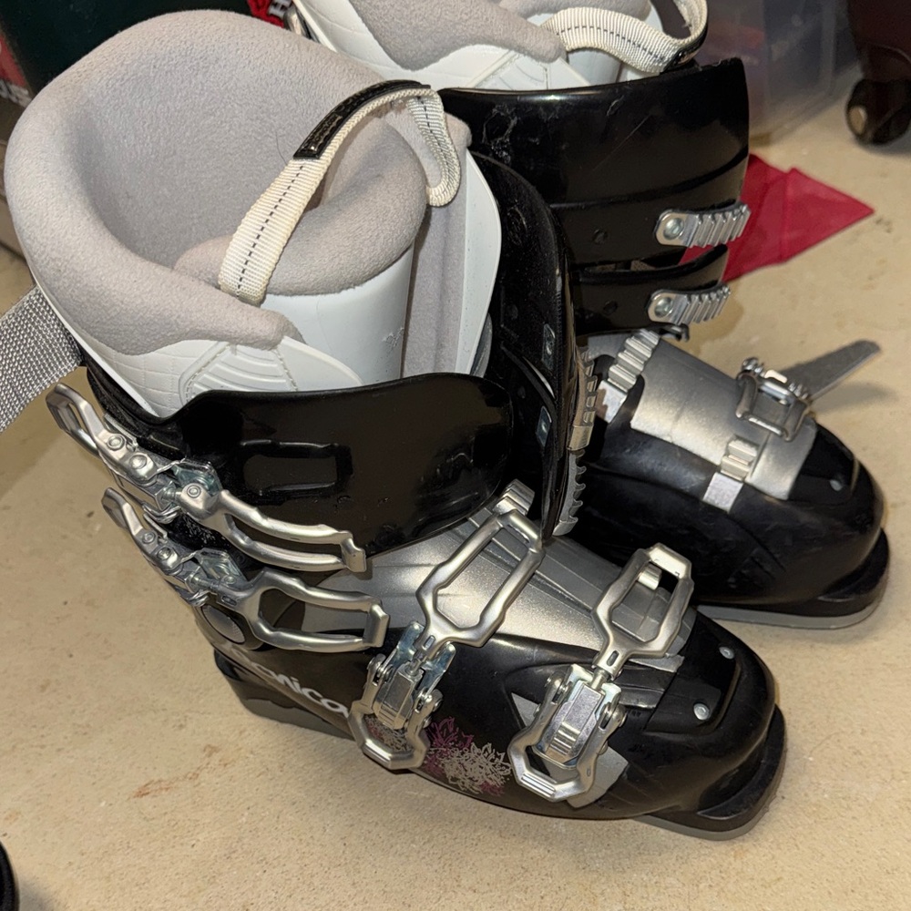 Tecnica Kids Black and Silver Ski Boots